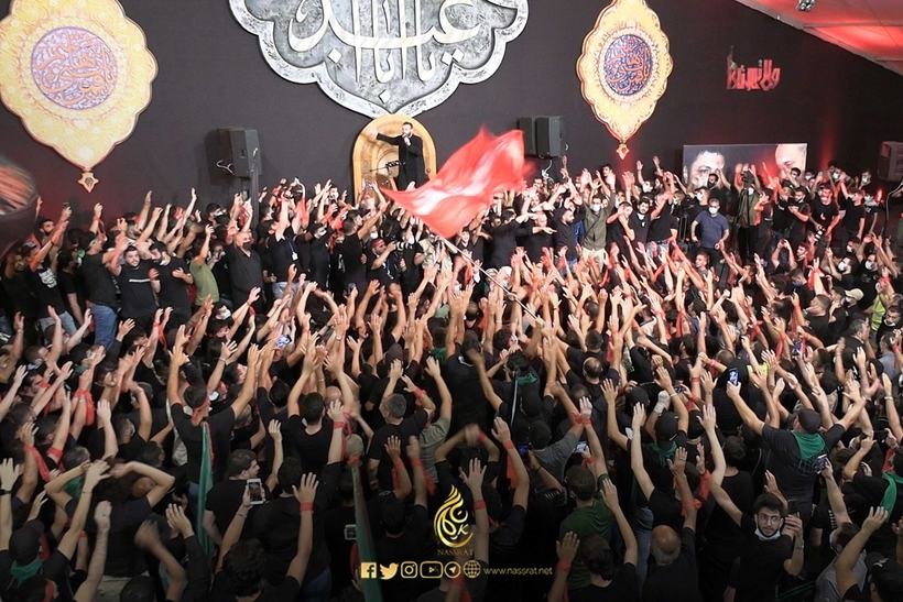 المعزّون في باحة عاشوراء